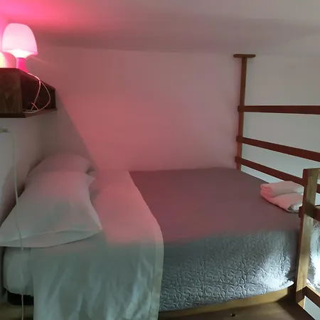 Vico Poerio 1 * Tursi